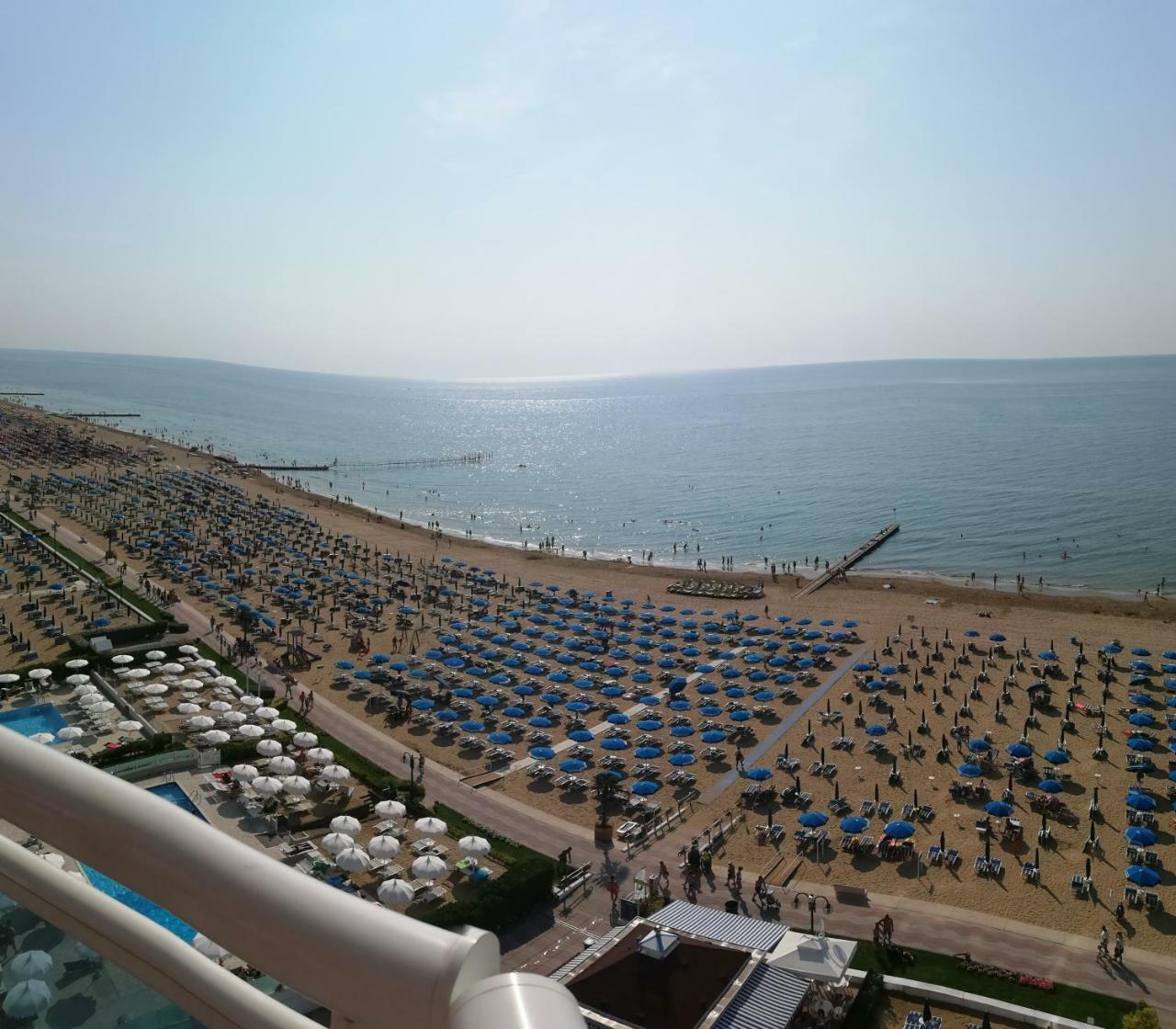 Hotel Caravelle&Minicaravelle Лидо-ди-Езоло Экстерьер фото