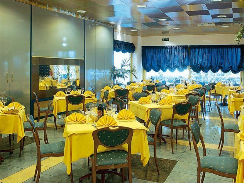 Hotel Caravelle&Minicaravelle Лидо-ди-Езоло Экстерьер фото